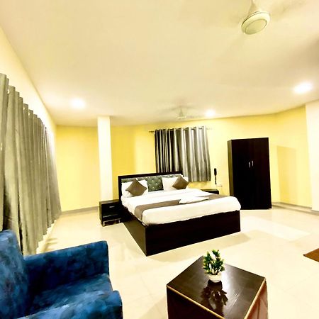 Hotel Sky Park Shamshabad Dış mekan fotoğraf