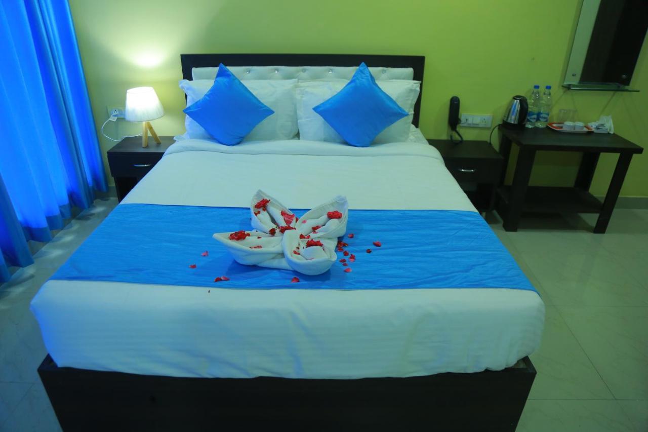 Hotel Sky Park Shamshabad Dış mekan fotoğraf