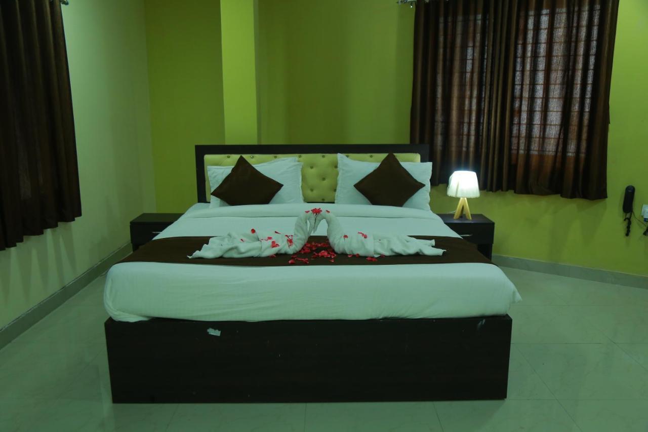 Hotel Sky Park Shamshabad Dış mekan fotoğraf
