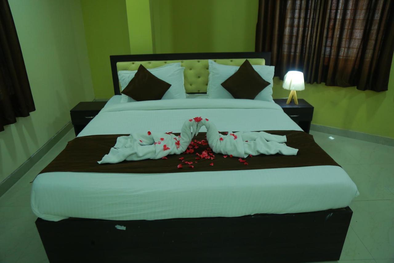 Hotel Sky Park Shamshabad Dış mekan fotoğraf