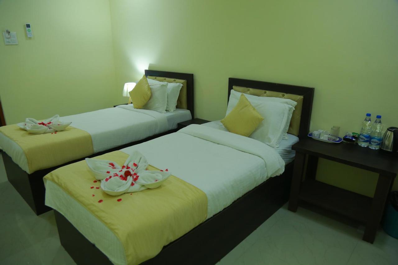 Hotel Sky Park Shamshabad Dış mekan fotoğraf