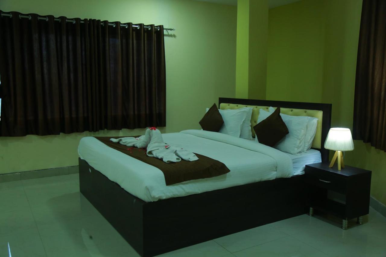 Hotel Sky Park Shamshabad Dış mekan fotoğraf