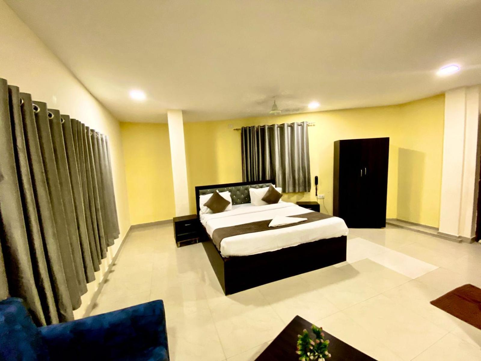 Hotel Sky Park Shamshabad Dış mekan fotoğraf