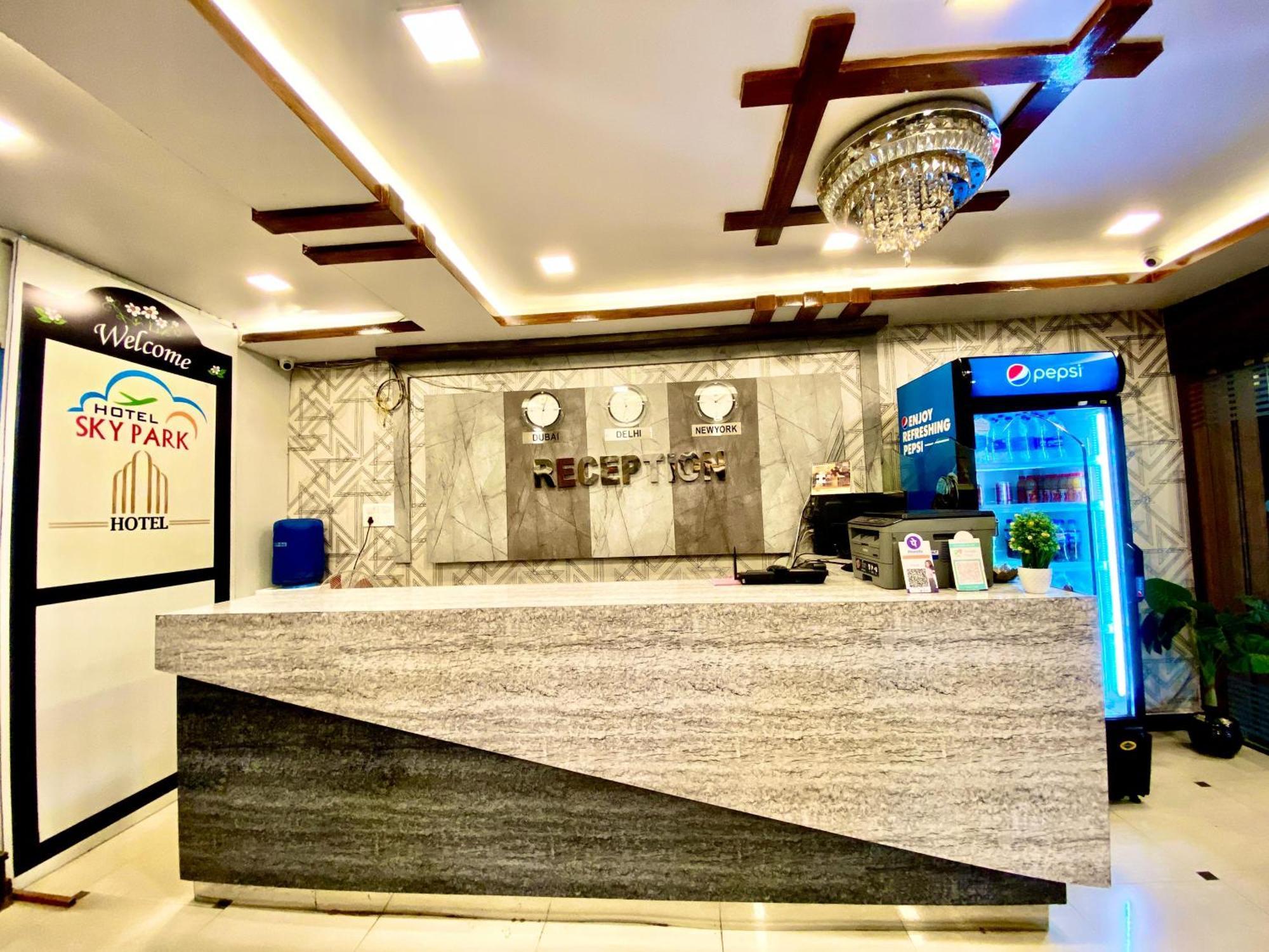 Hotel Sky Park Shamshabad Dış mekan fotoğraf