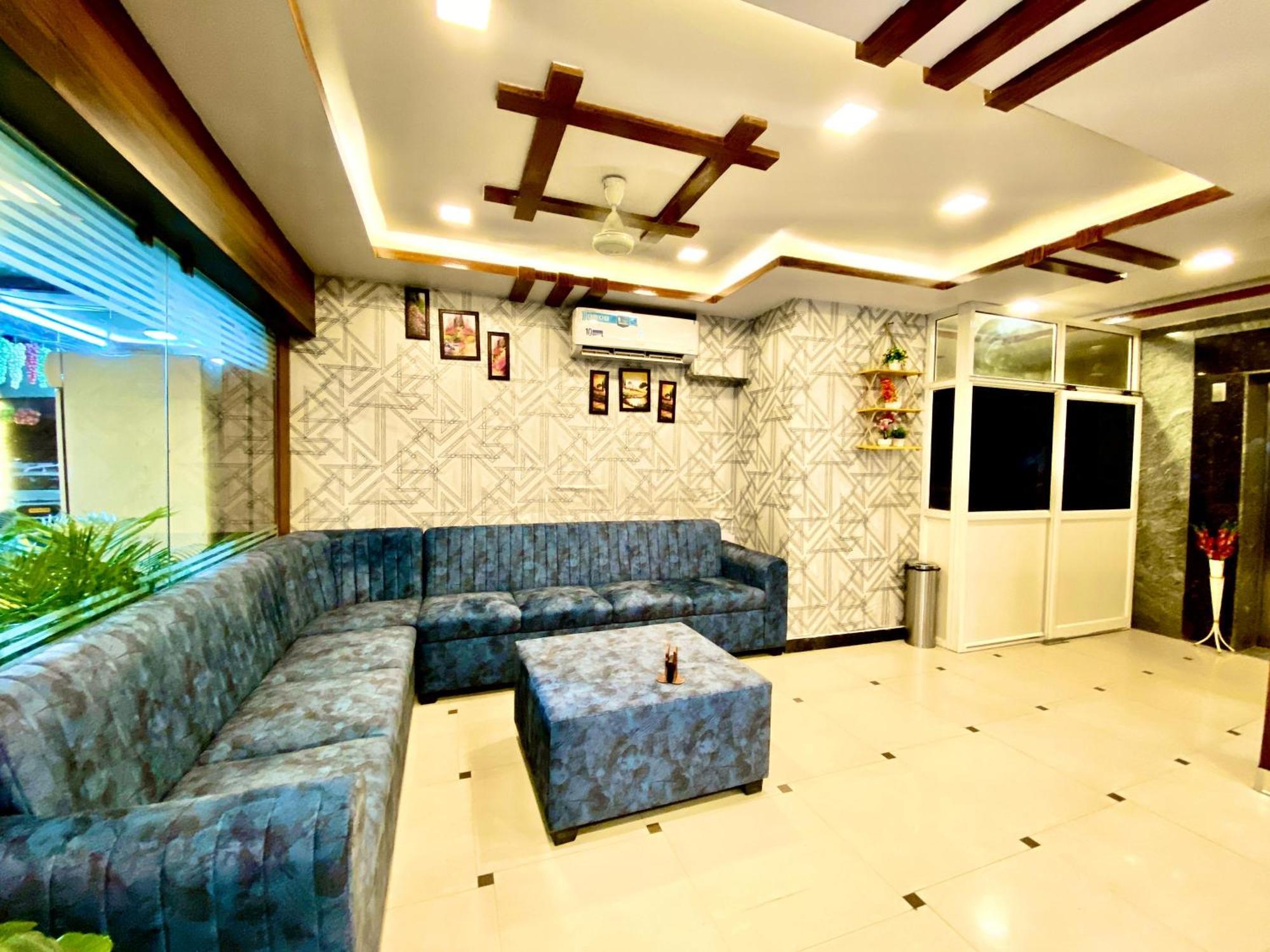 Hotel Sky Park Shamshabad Dış mekan fotoğraf
