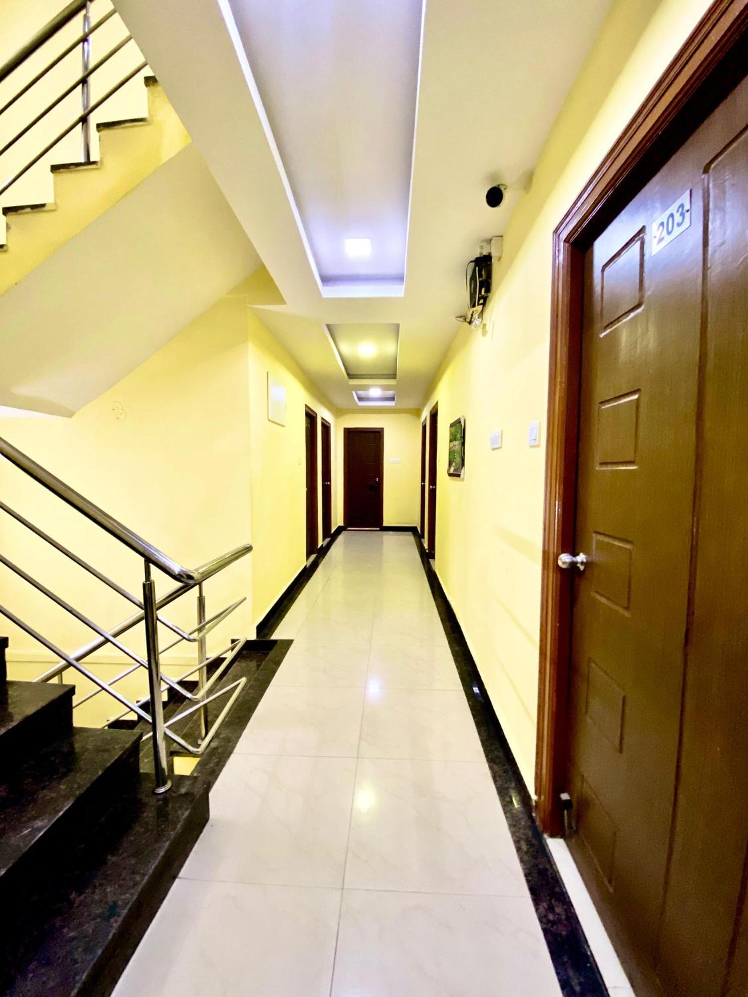 Hotel Sky Park Shamshabad Dış mekan fotoğraf