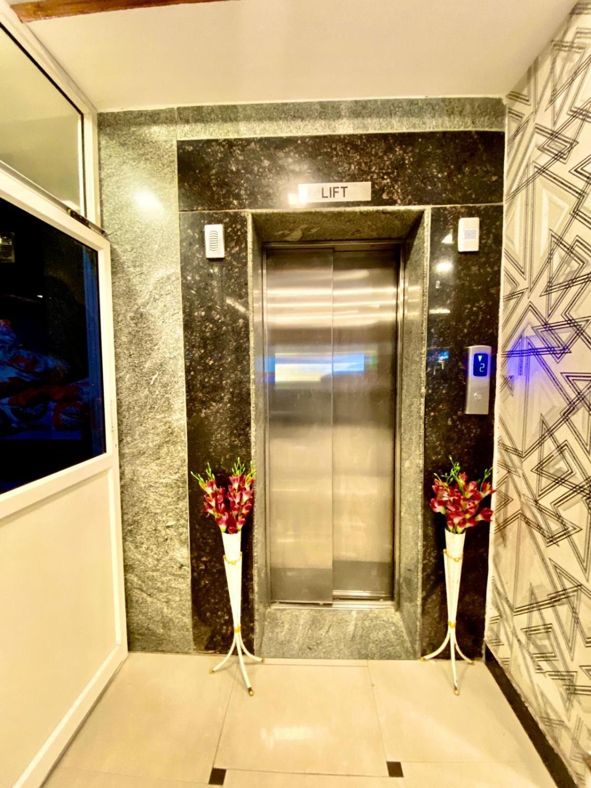 Hotel Sky Park Shamshabad Dış mekan fotoğraf