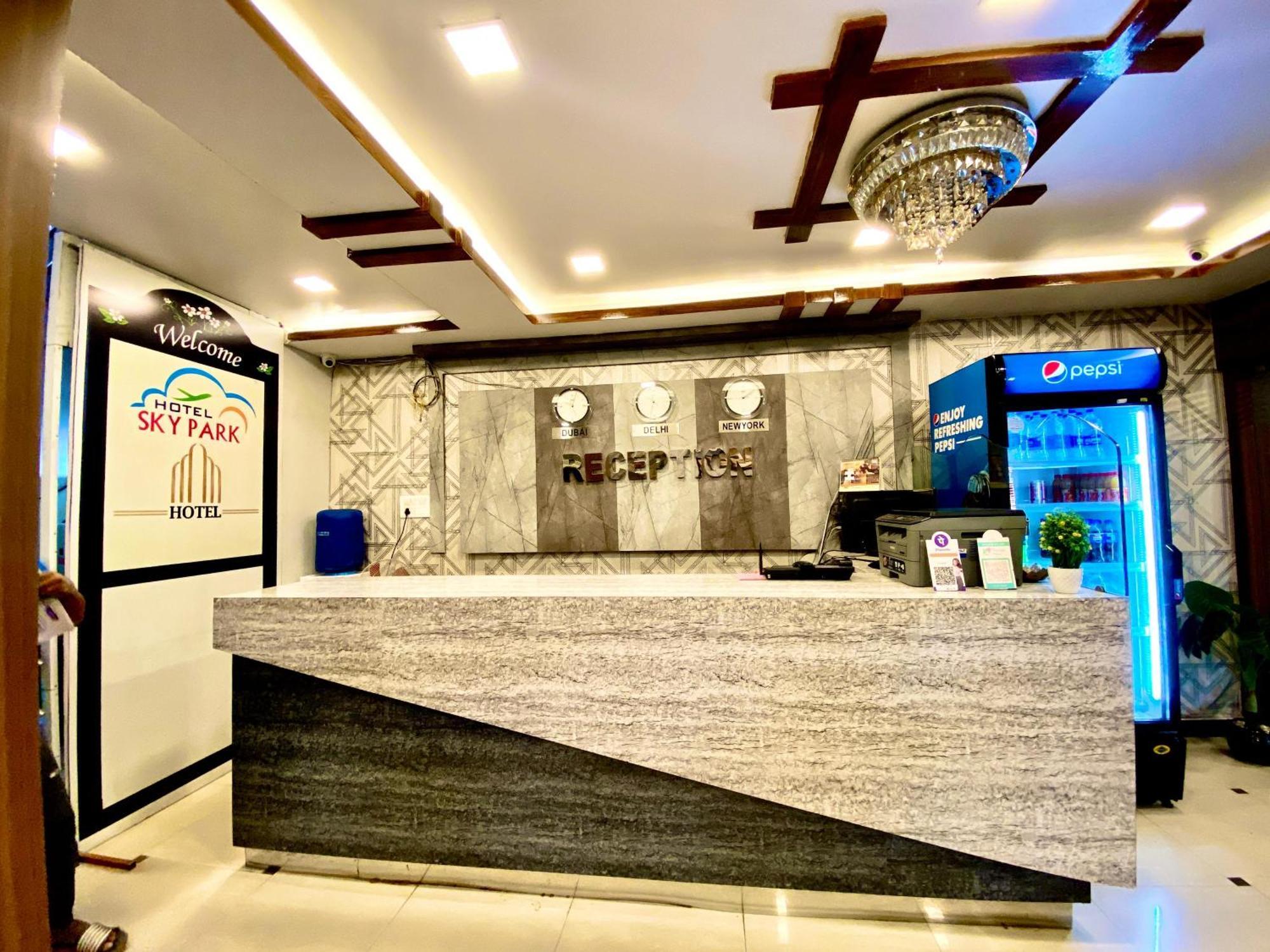 Hotel Sky Park Shamshabad Dış mekan fotoğraf